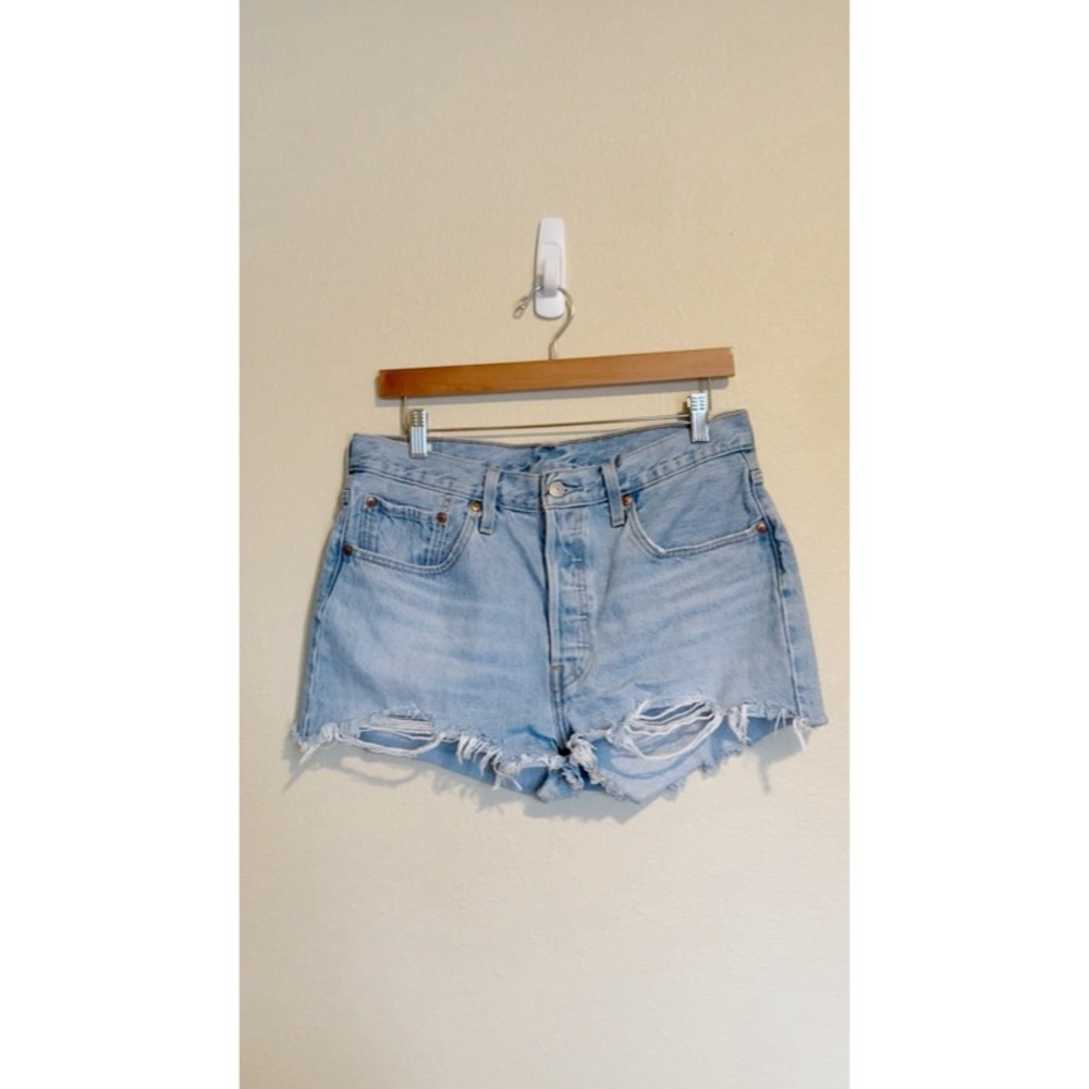 Levi's Premium 501 Original Fit High Rise Denim Shorts in Luxor Heat Light Wash